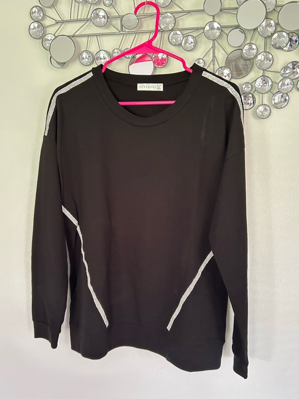 Retrology Black Knitted Sweatshirt whit rhinestones embellished